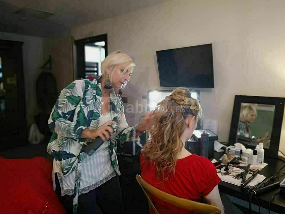 Clos-de-Rouen-Vaupaliere-Grange-mariage-maquillage-mariee