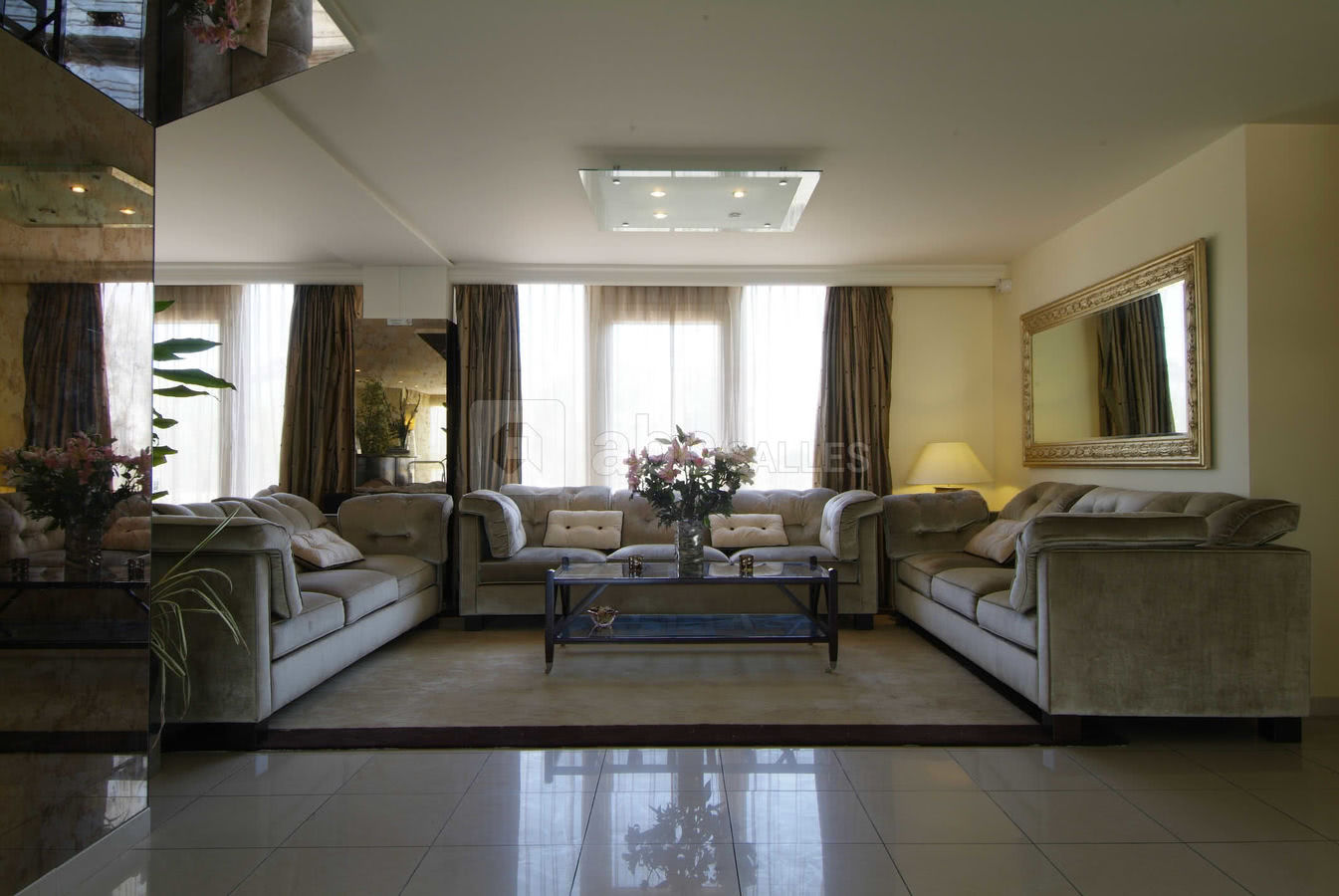 Lounge bar clarion