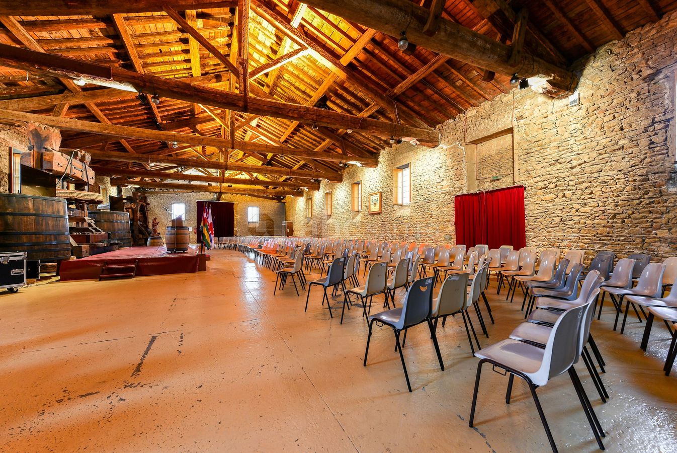 Salle des Pressoirs config Séminaire