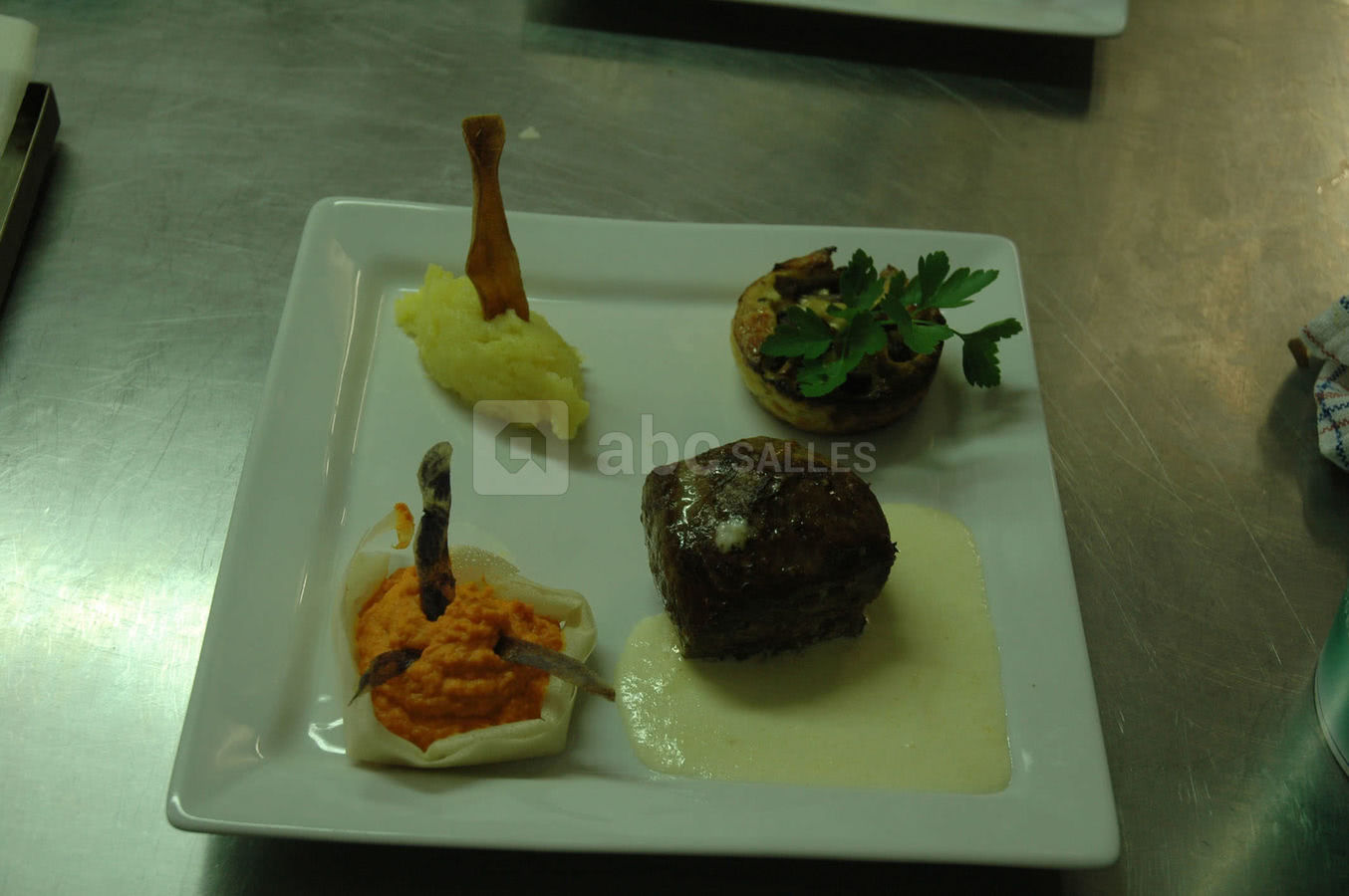 Pavé de selle d agneau et sa creme d ail