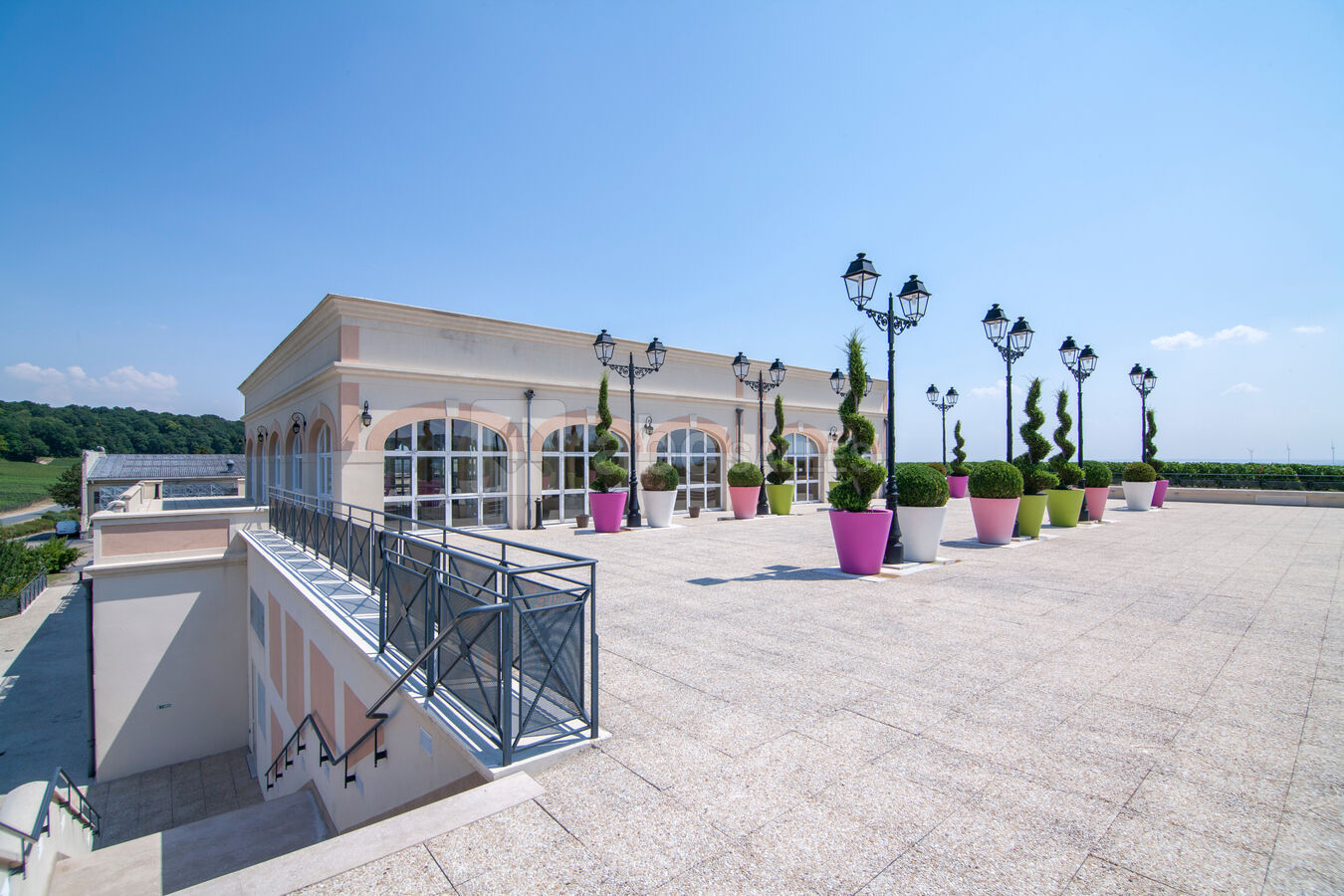 ACCES PAR LA TERRASSE