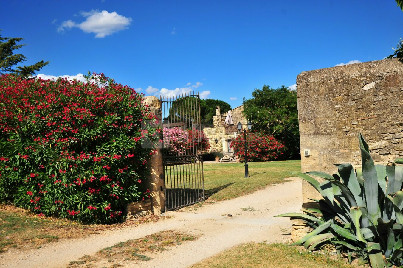 Entrée du domaine