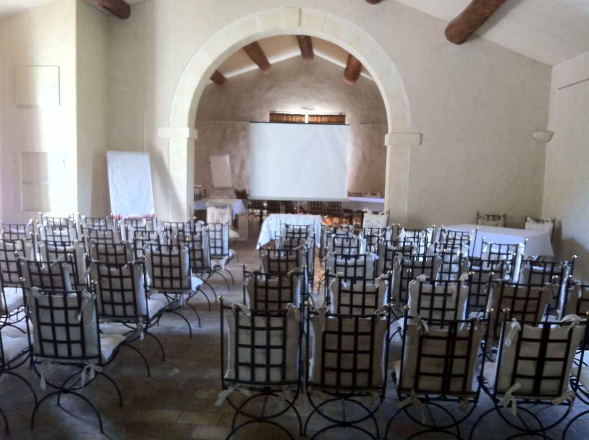 Salle de séminaire équipée
