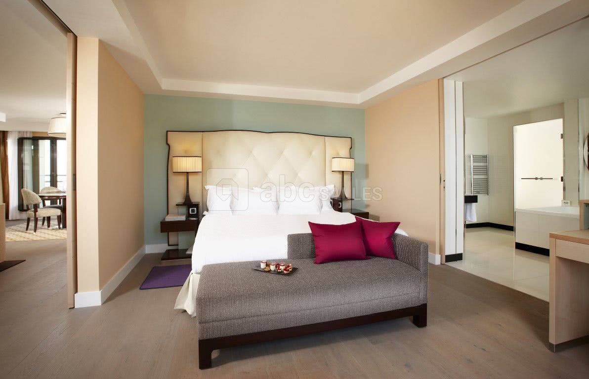Penthouse Suite