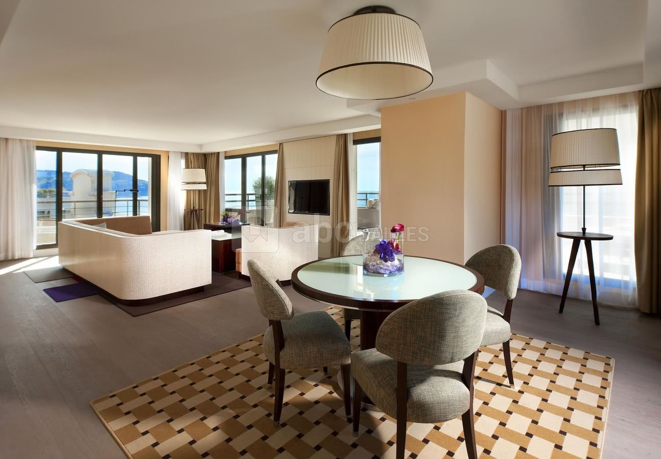 Penthouse Suite