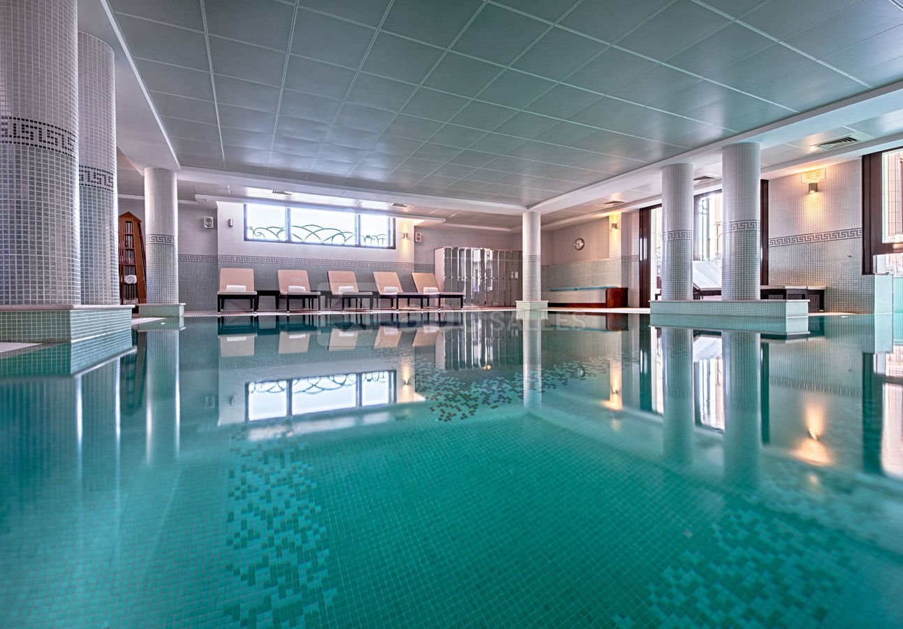 Piscine intérieure