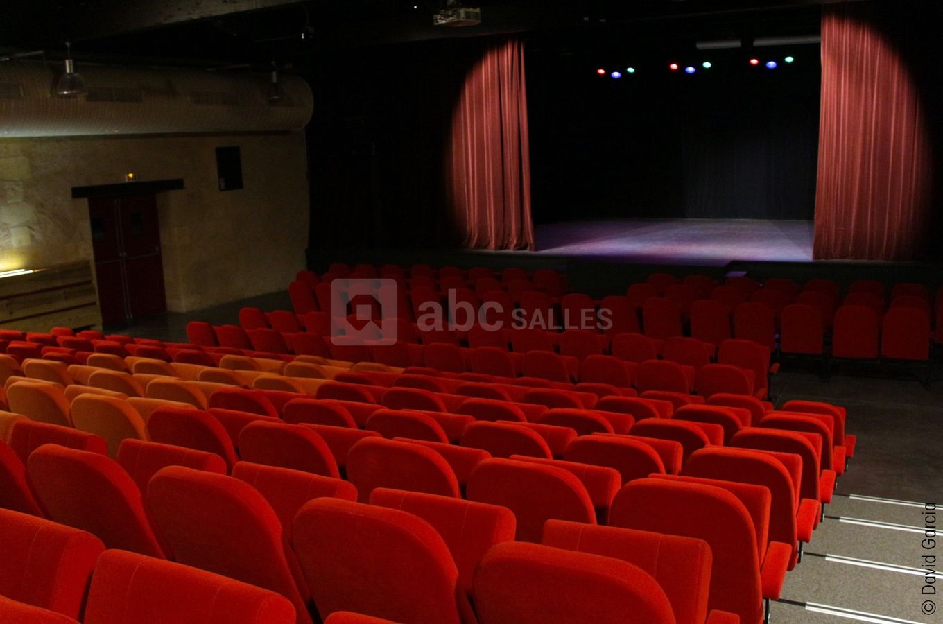 Salle de spectacle 298 fauteuils