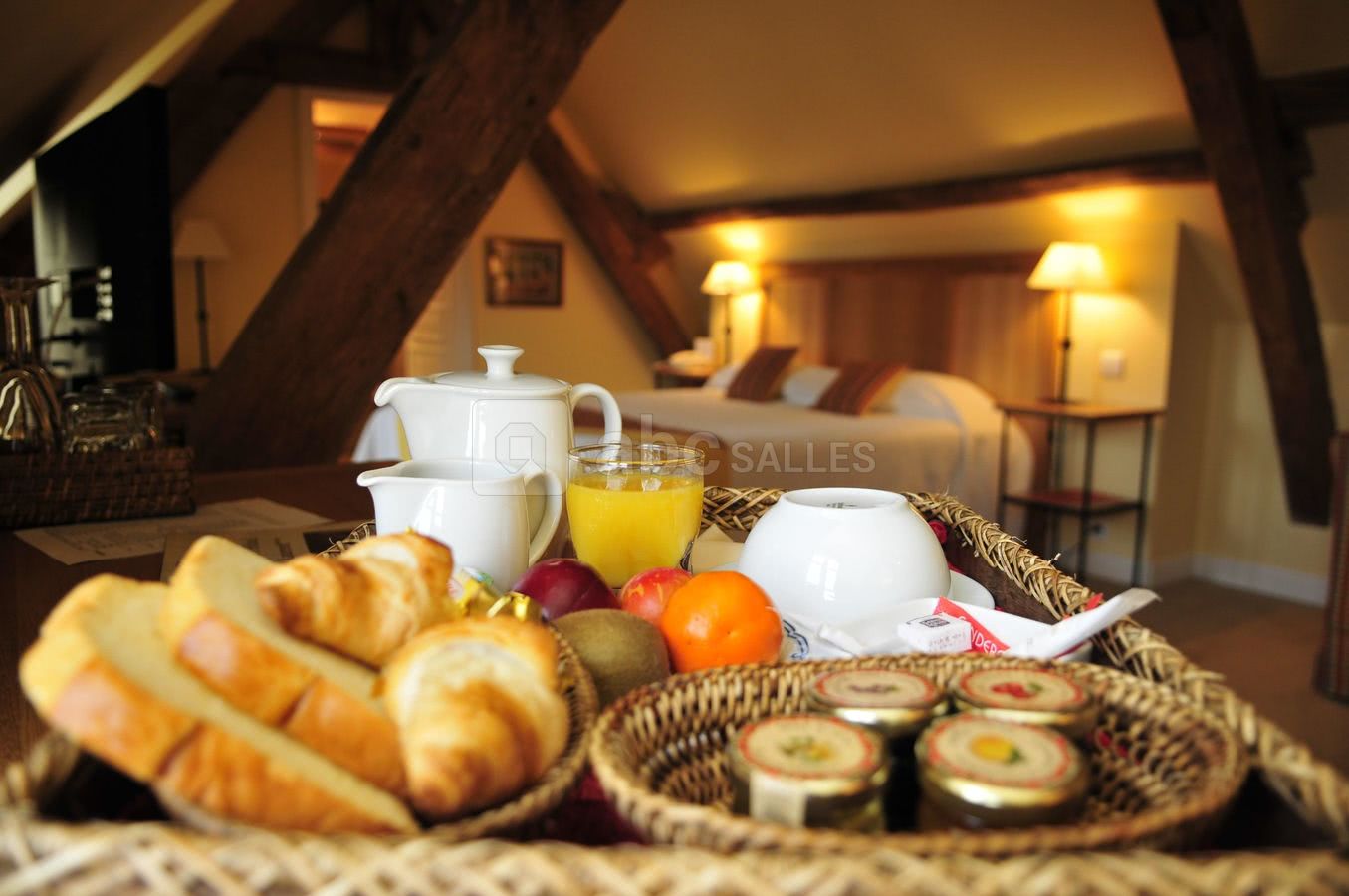 Petit-déjeuner en chambre