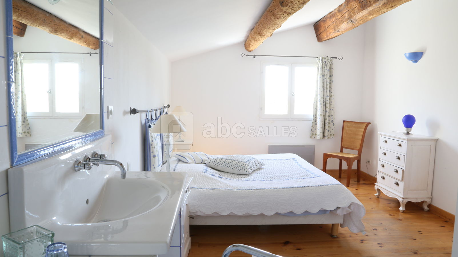 Chambre dans un bastidon