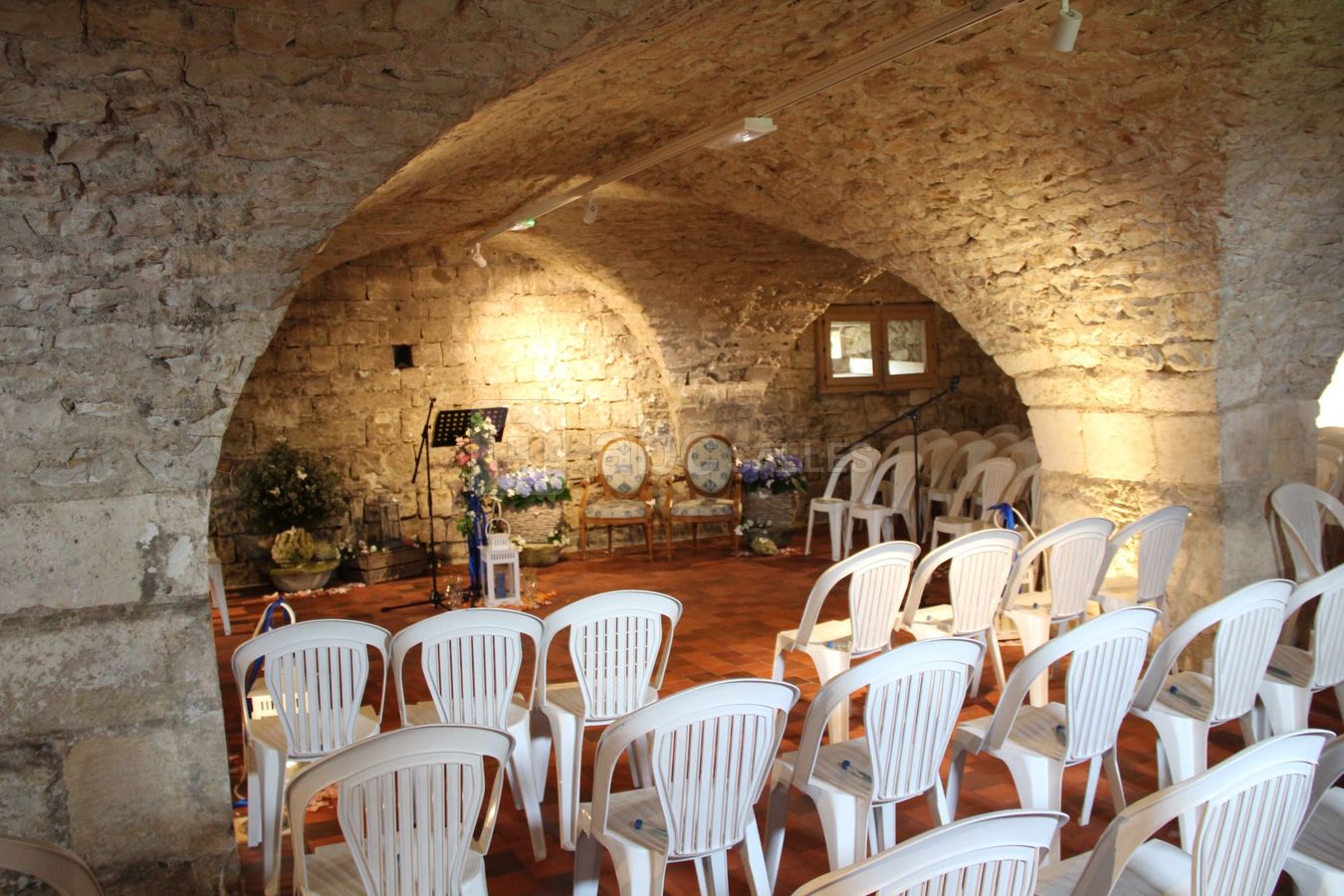 Cérémonie dans le cellier