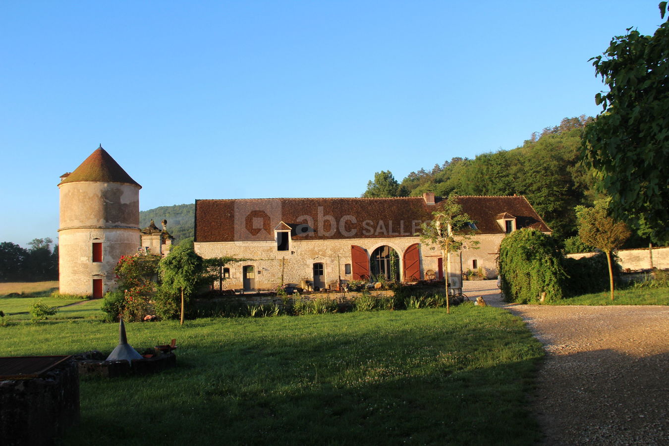 Les communs accueillent les 2 gîtes