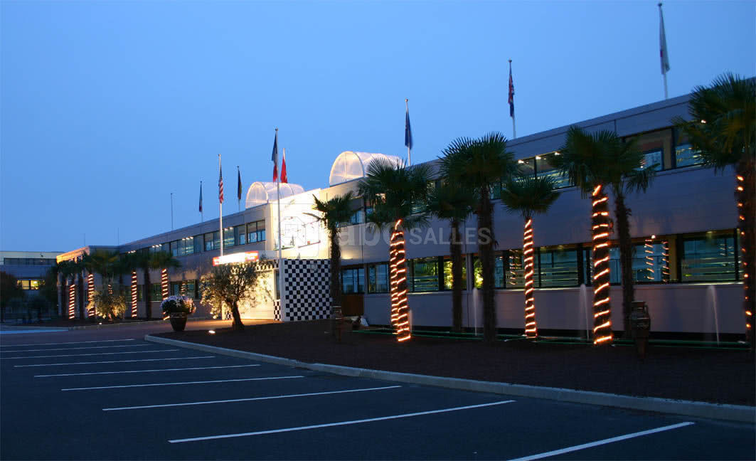 200 places de parking sous vidéo surveillance