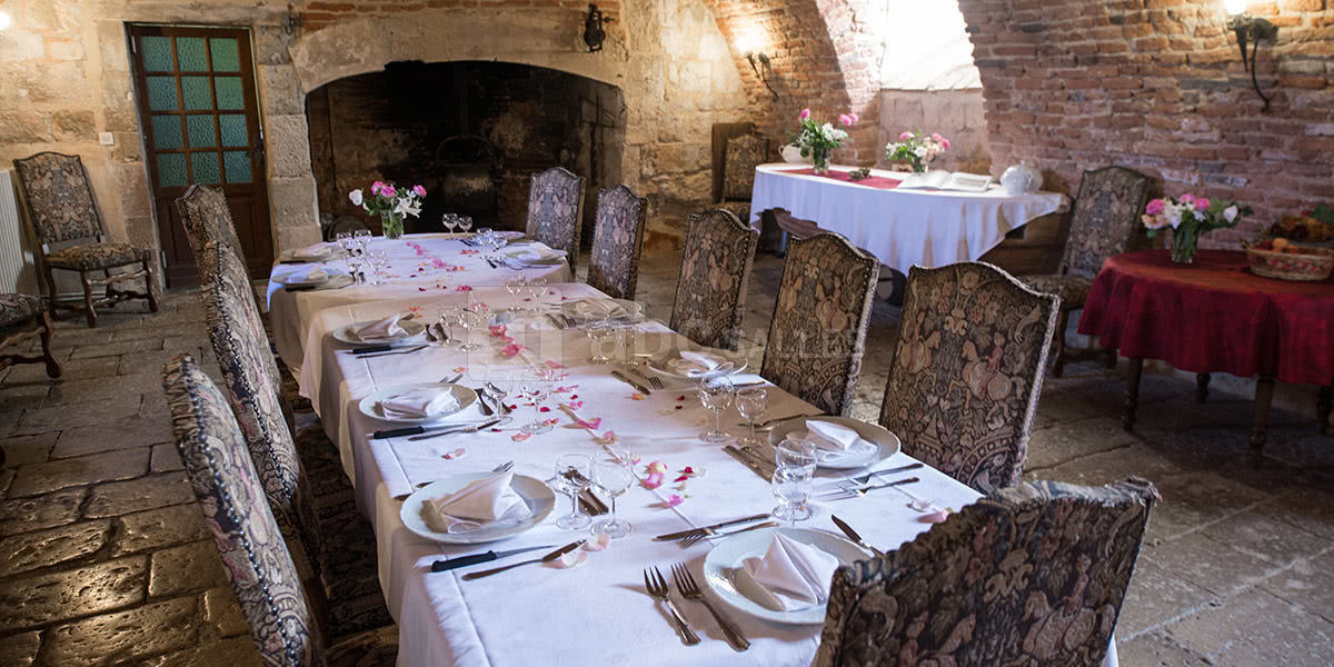 Une belle tablée au Château de Goudourville
