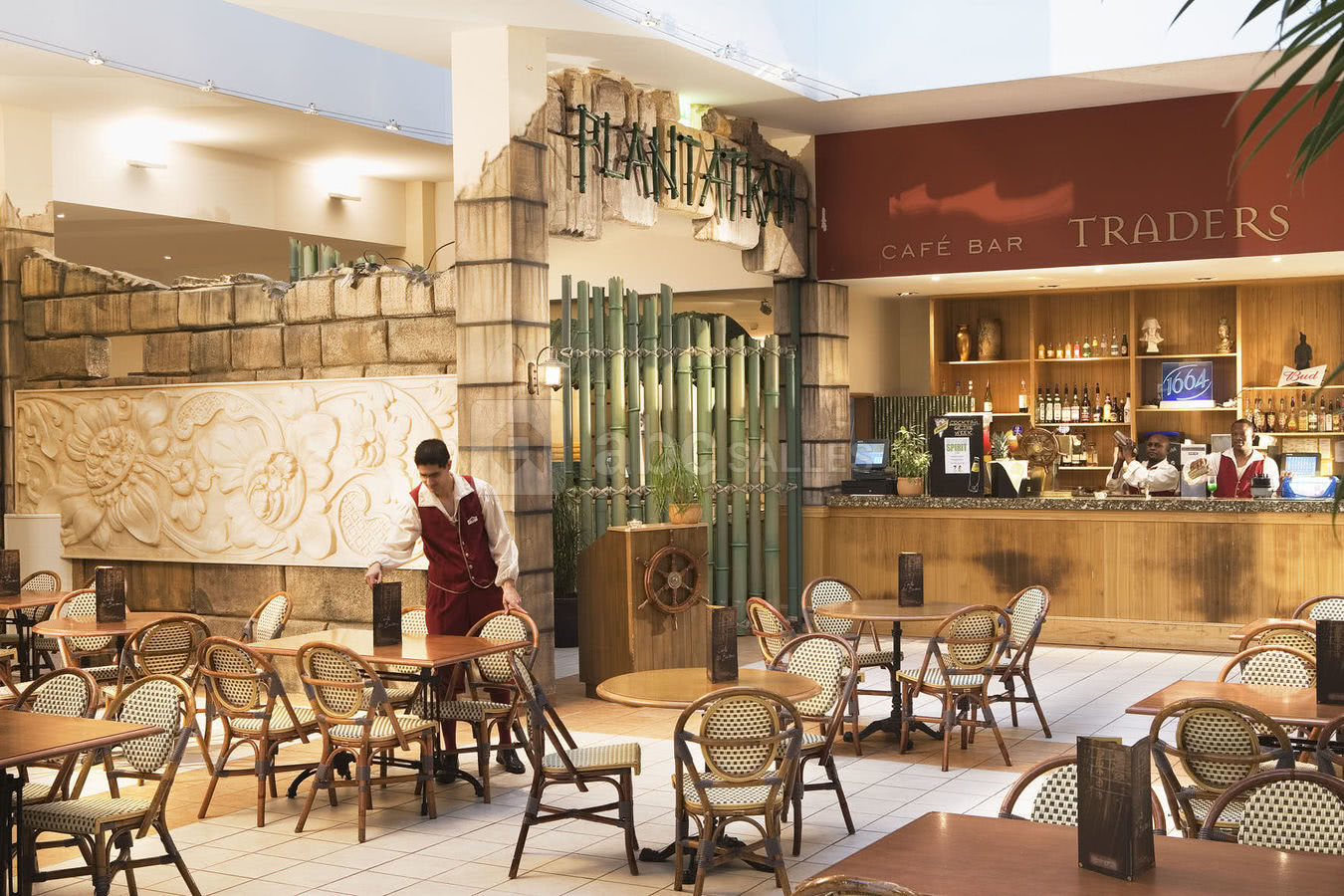 Trader's café