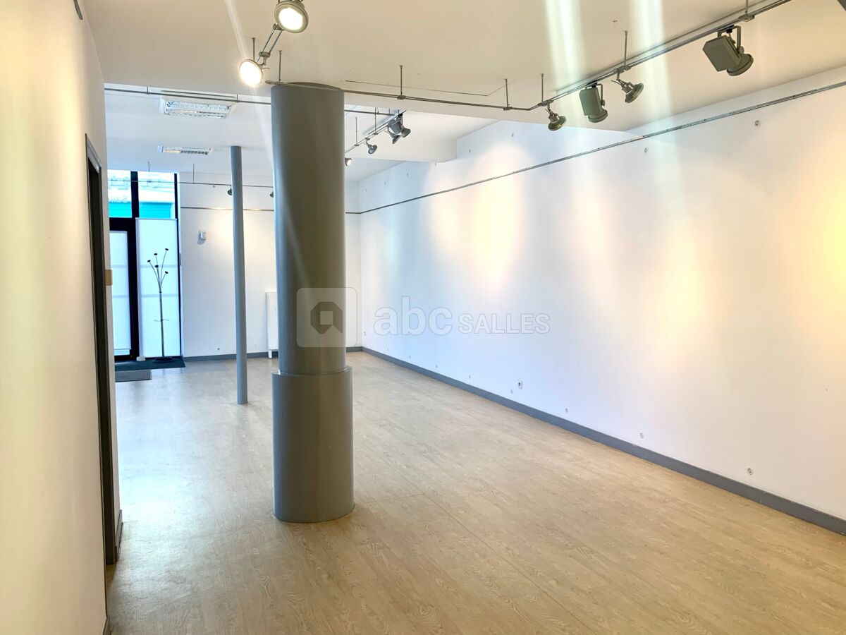 Salle Aurore  / Capacité de 86 personnes debout