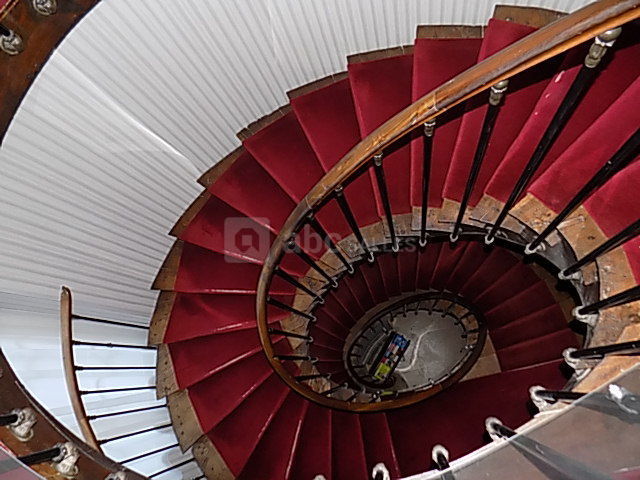 Escalier suspendu