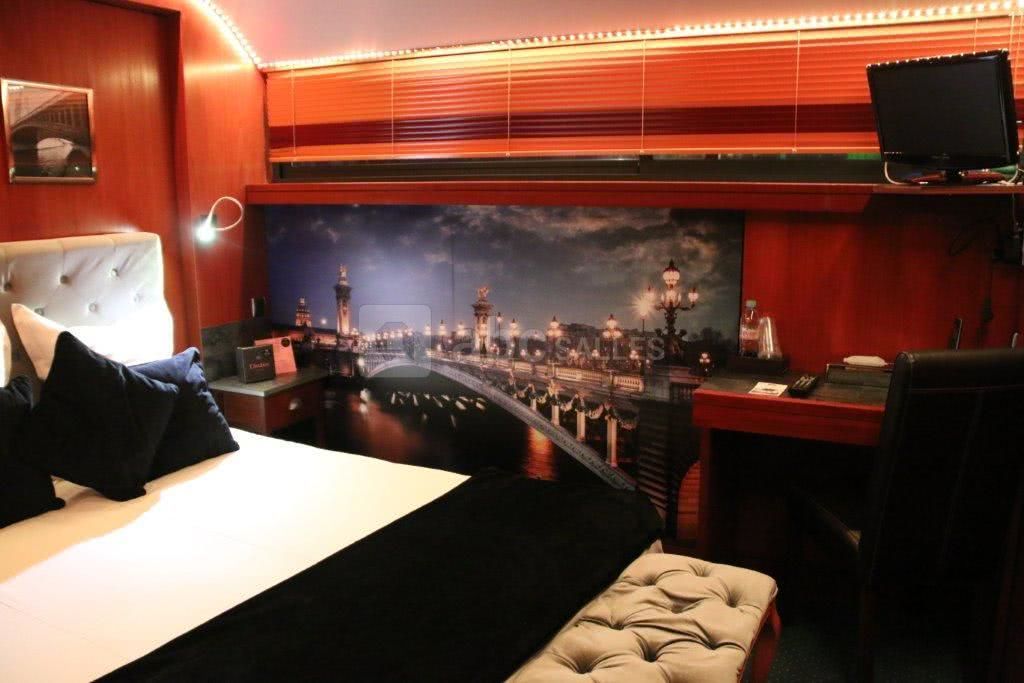 VIP Paris - Yacht Hôtel