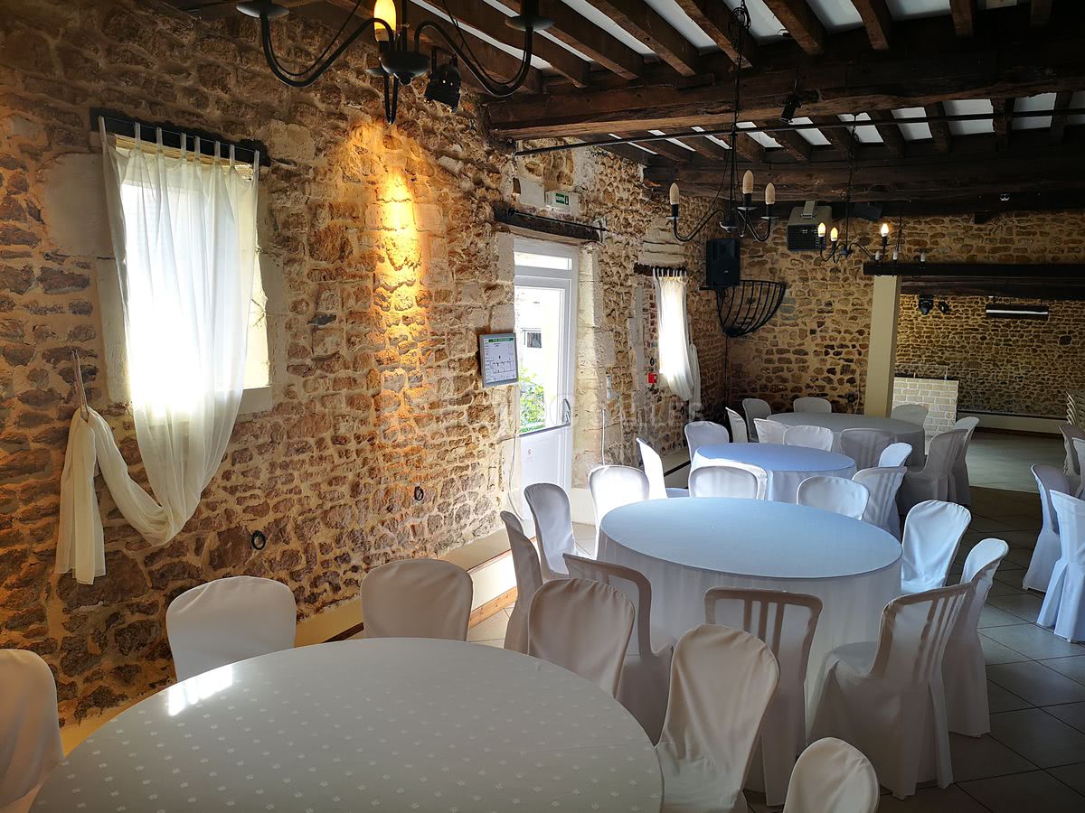 Mise en place en tables rondes