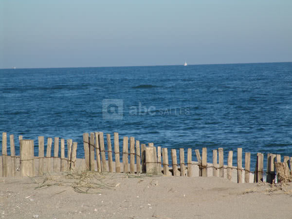 La plage à 400 m. avec accès direct