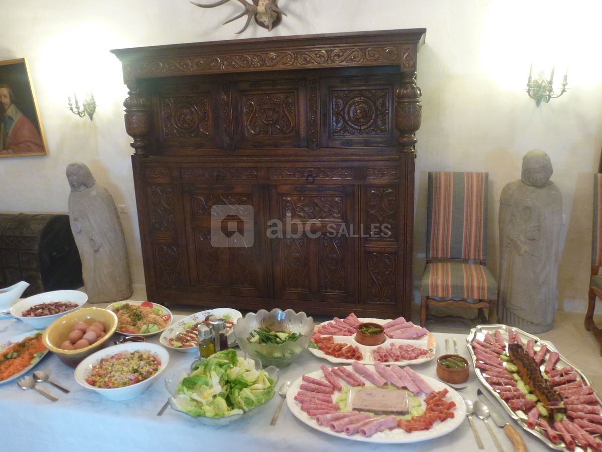 Le buffet a 13 euro par personne du château