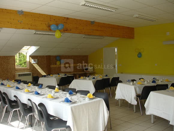 Salle 90 m²