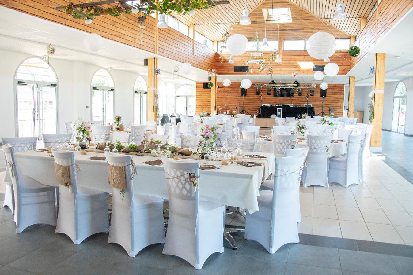 Décoration location salle mariage hippodrome de Craon