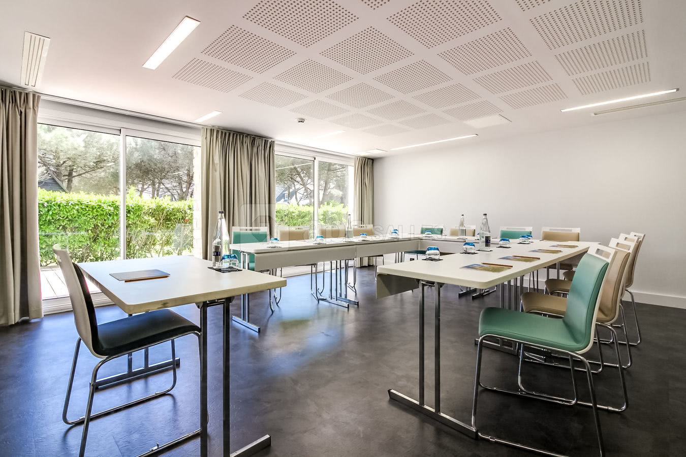 Salle côté jardin