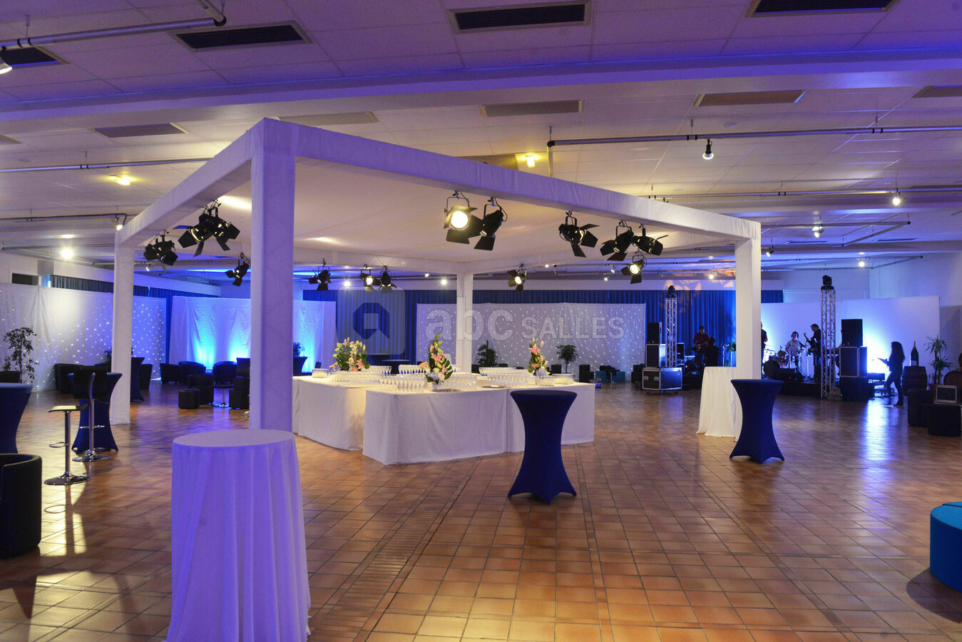 SALLE DES CHARDONS EN APERITIF