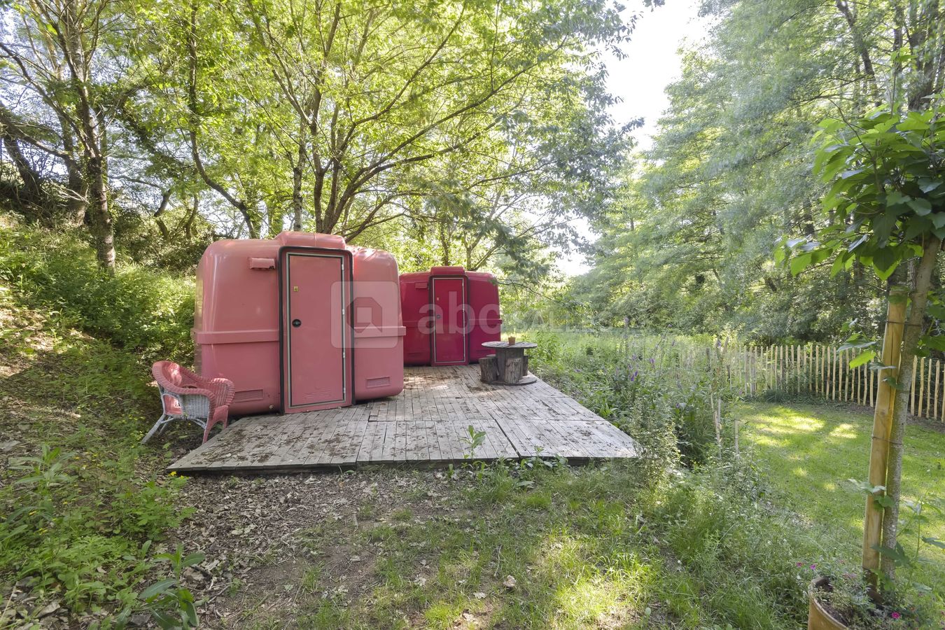 SLEEPING BOX OMBRAGE SOUS LES CERISIERS