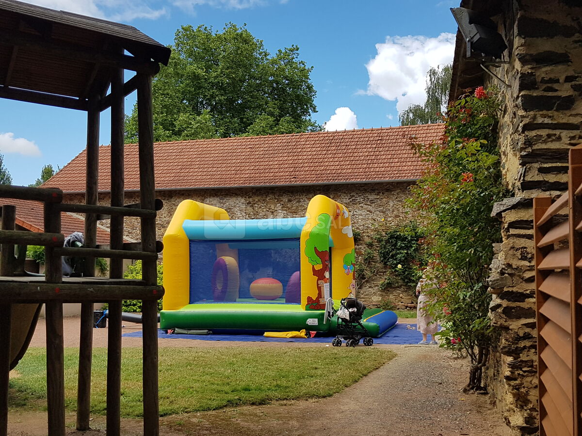 Jeux dans la petite cour