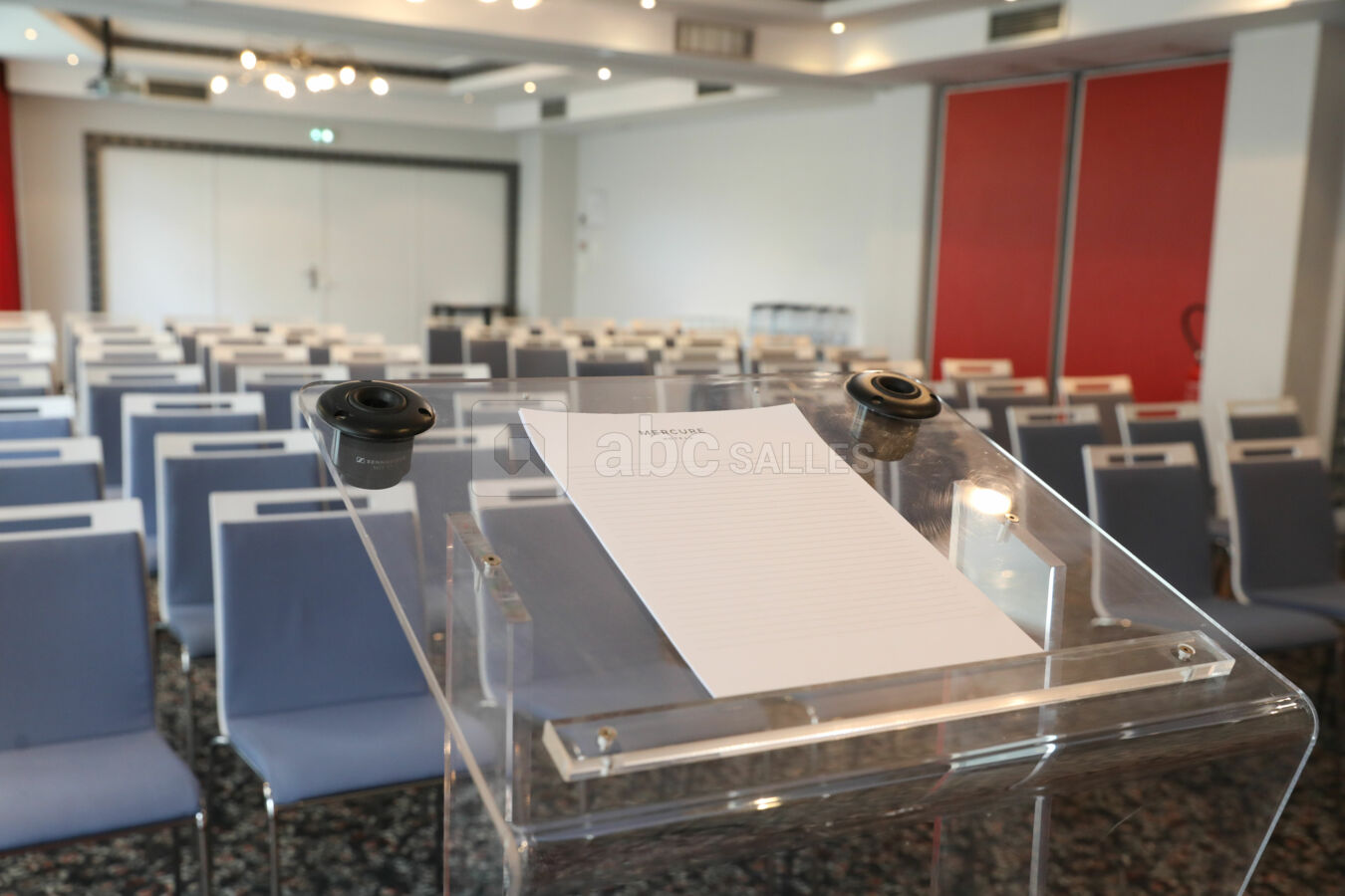 Salon aménagé en théâtre - 120m2