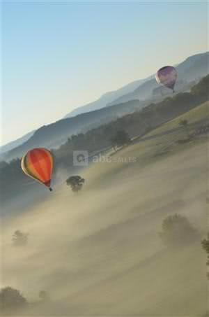 Tour en mongolfière. départ la clayette, paray-le-monial