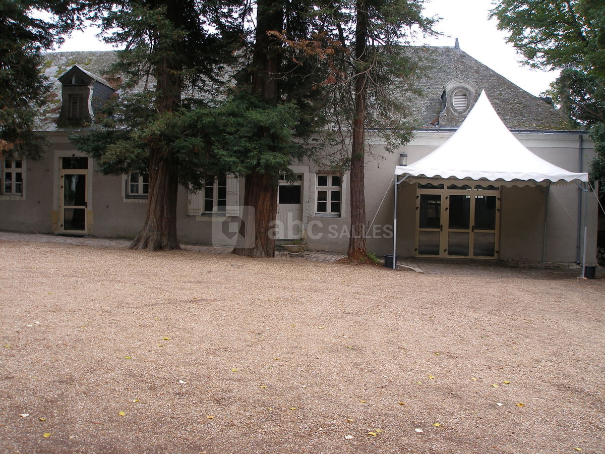 L'entrée principale de la salle