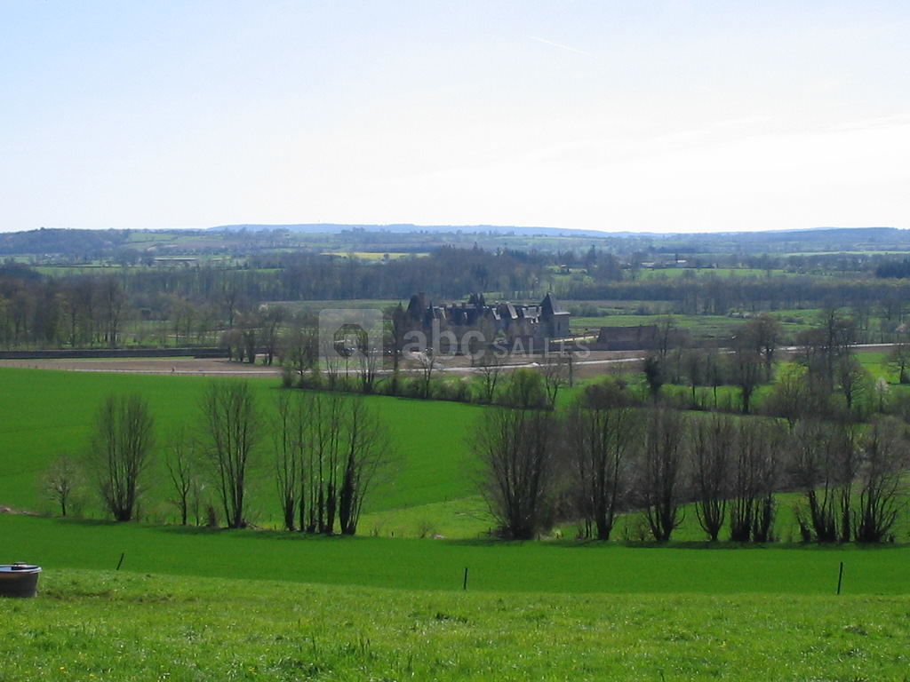 Le chateau de carrouges dans son bocage