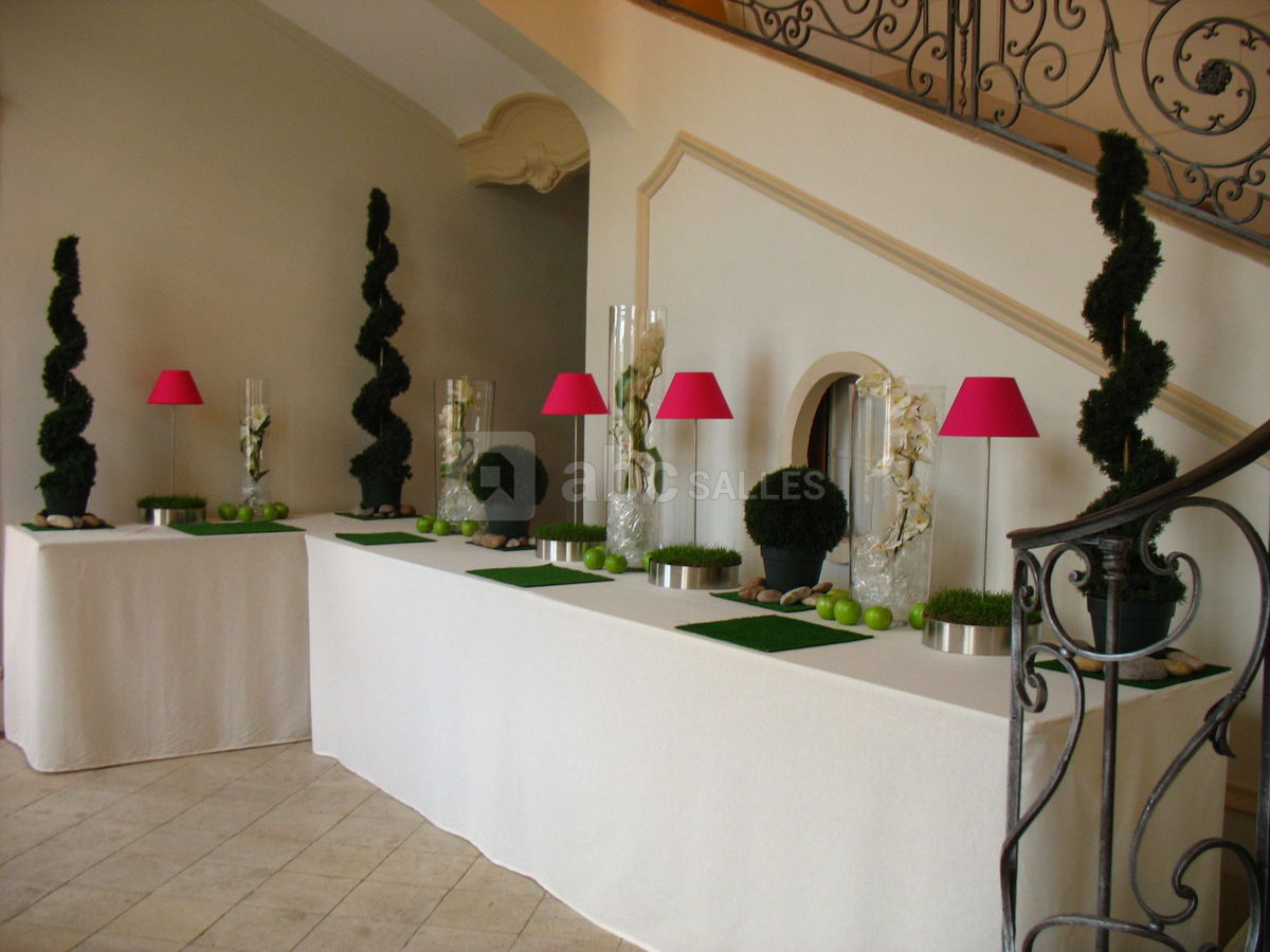 Buffet hall jean lamour