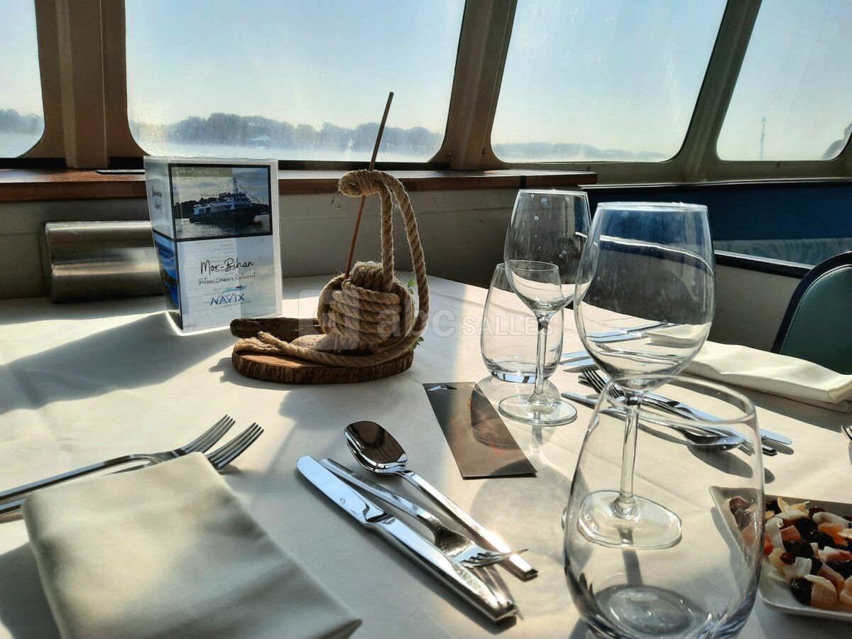 Bateau Restaurant Navix