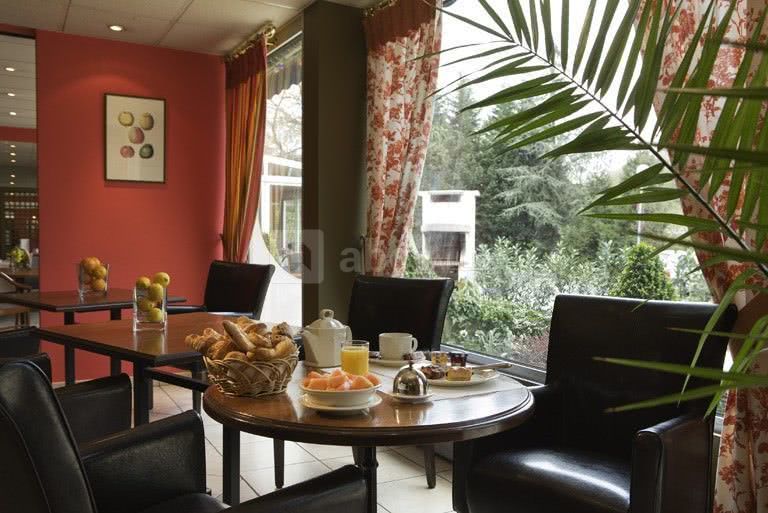 Bar & petit-déjeuner