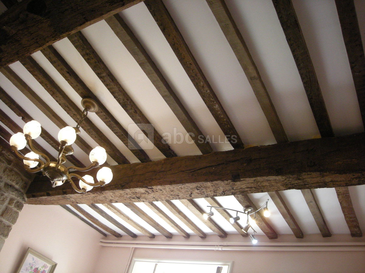 Gîte : poutres apparentes