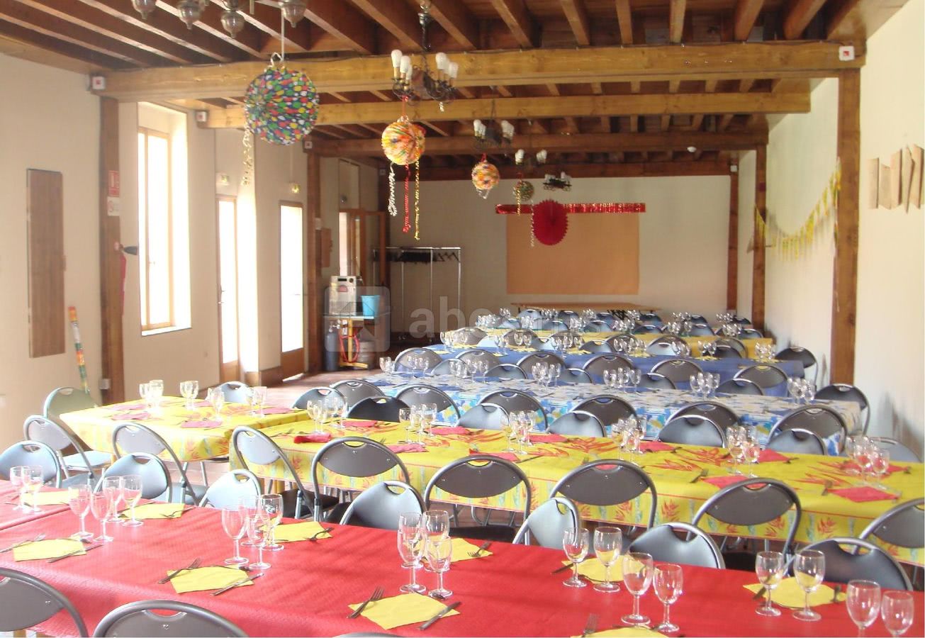 La salle autre disposition des tables