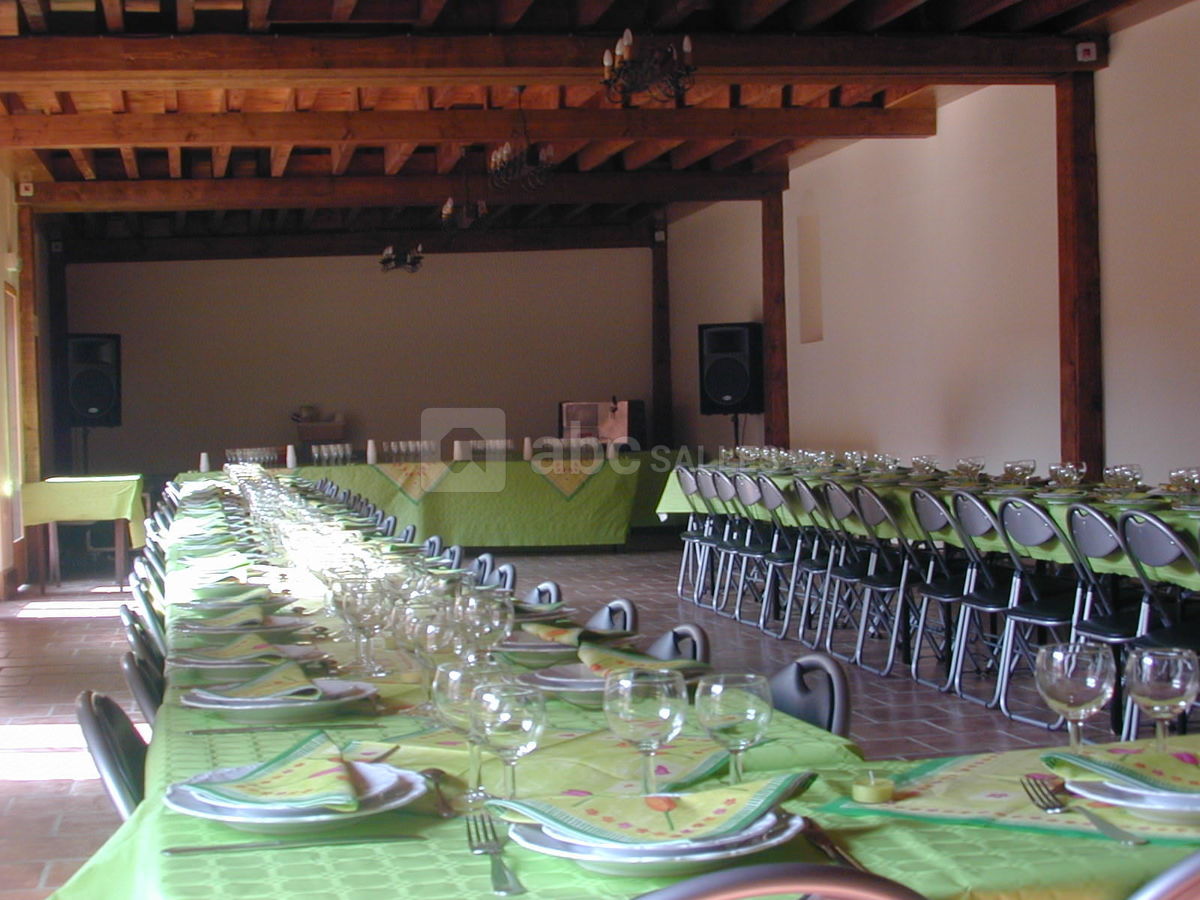 La salle autre disposition des tables