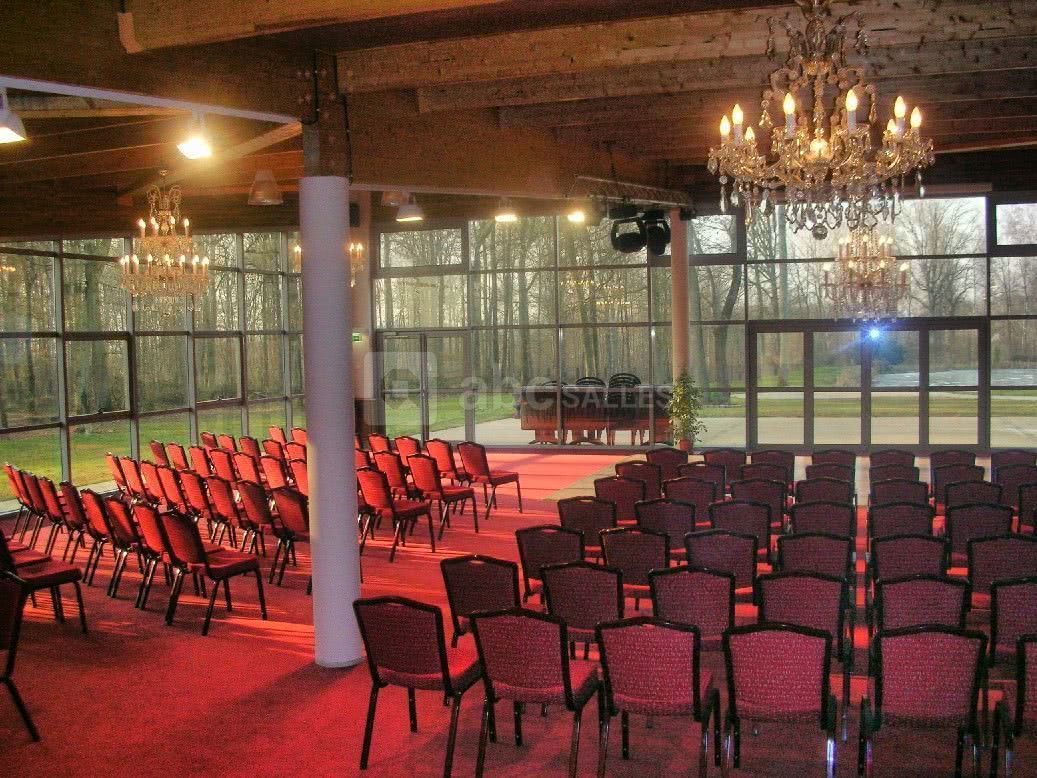 Salle de conférence dans la salle montchevreuil
