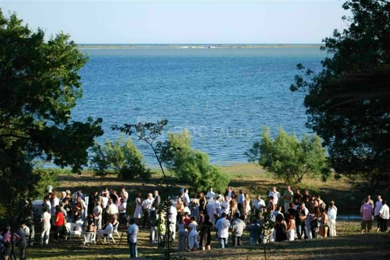 Espace au bord de l'eau