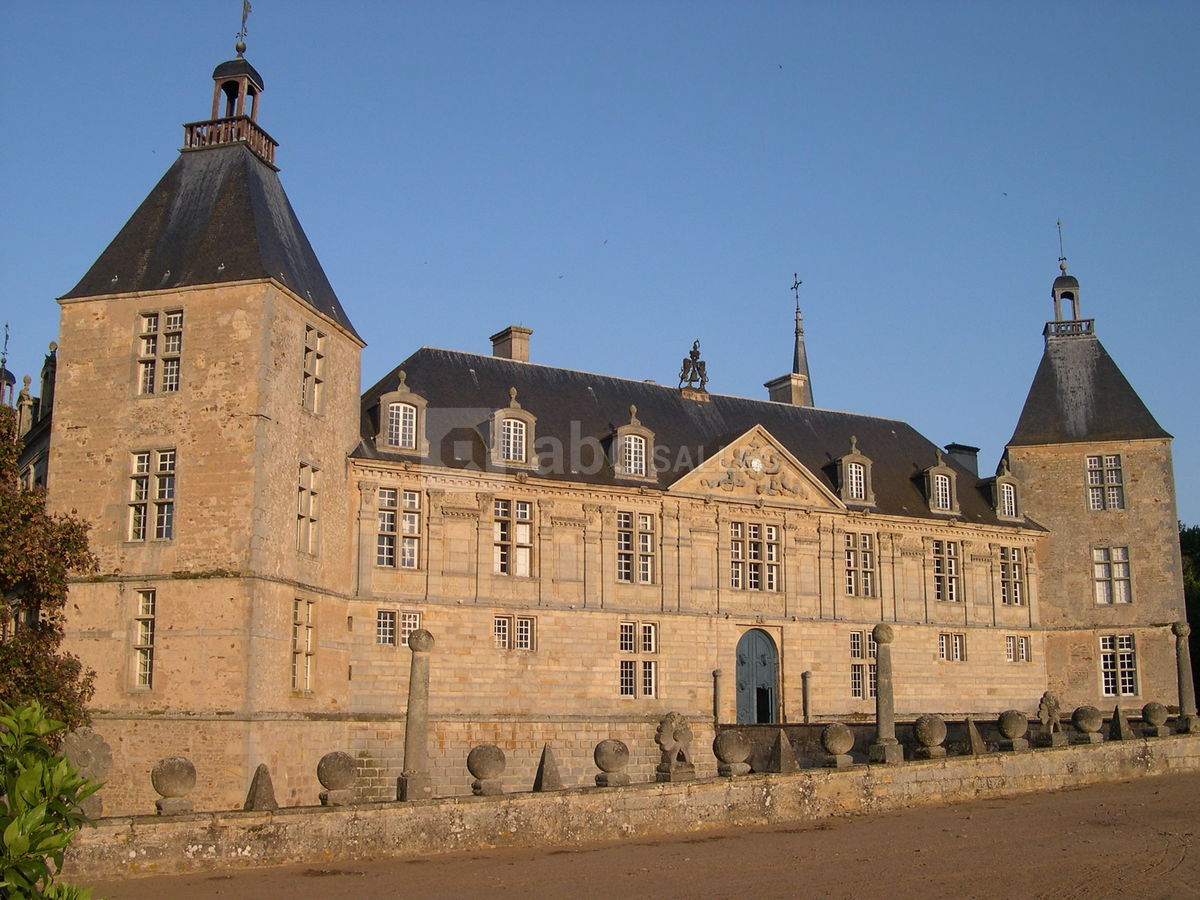 La façade renaissance sur la perspective ouest