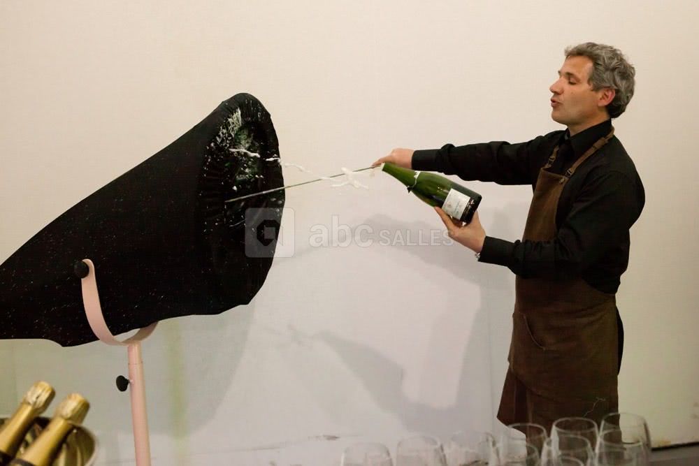 Sabrage champagne