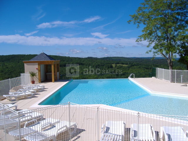 Piscine avec vue panoramique