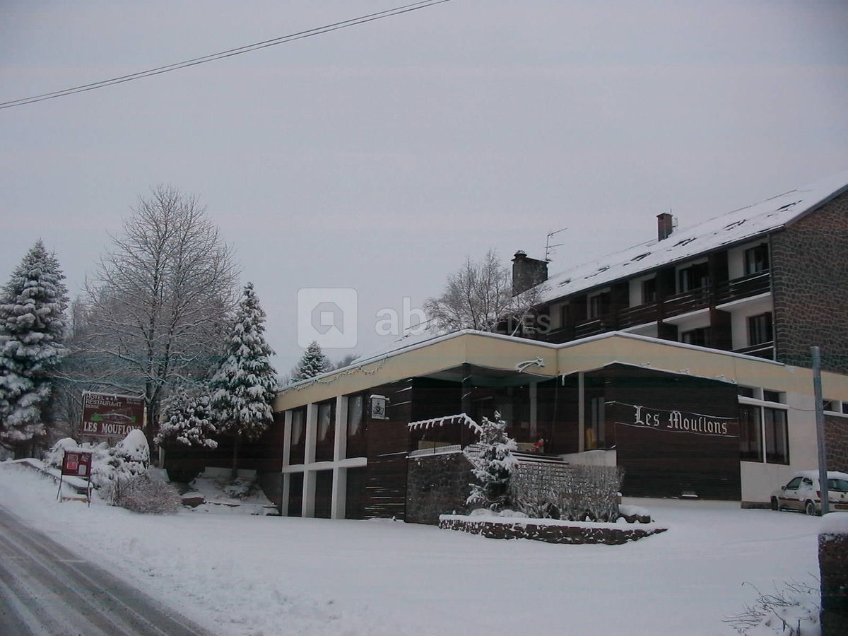 Hotel sous la neige