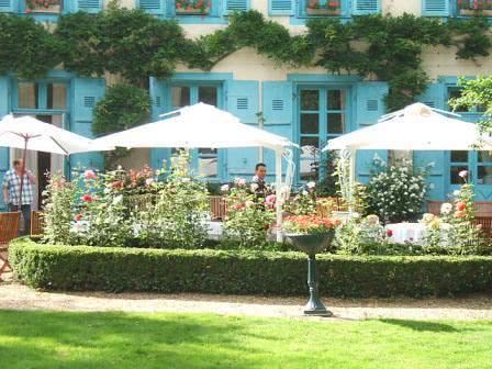 Le manoir du plessis : la terrasse