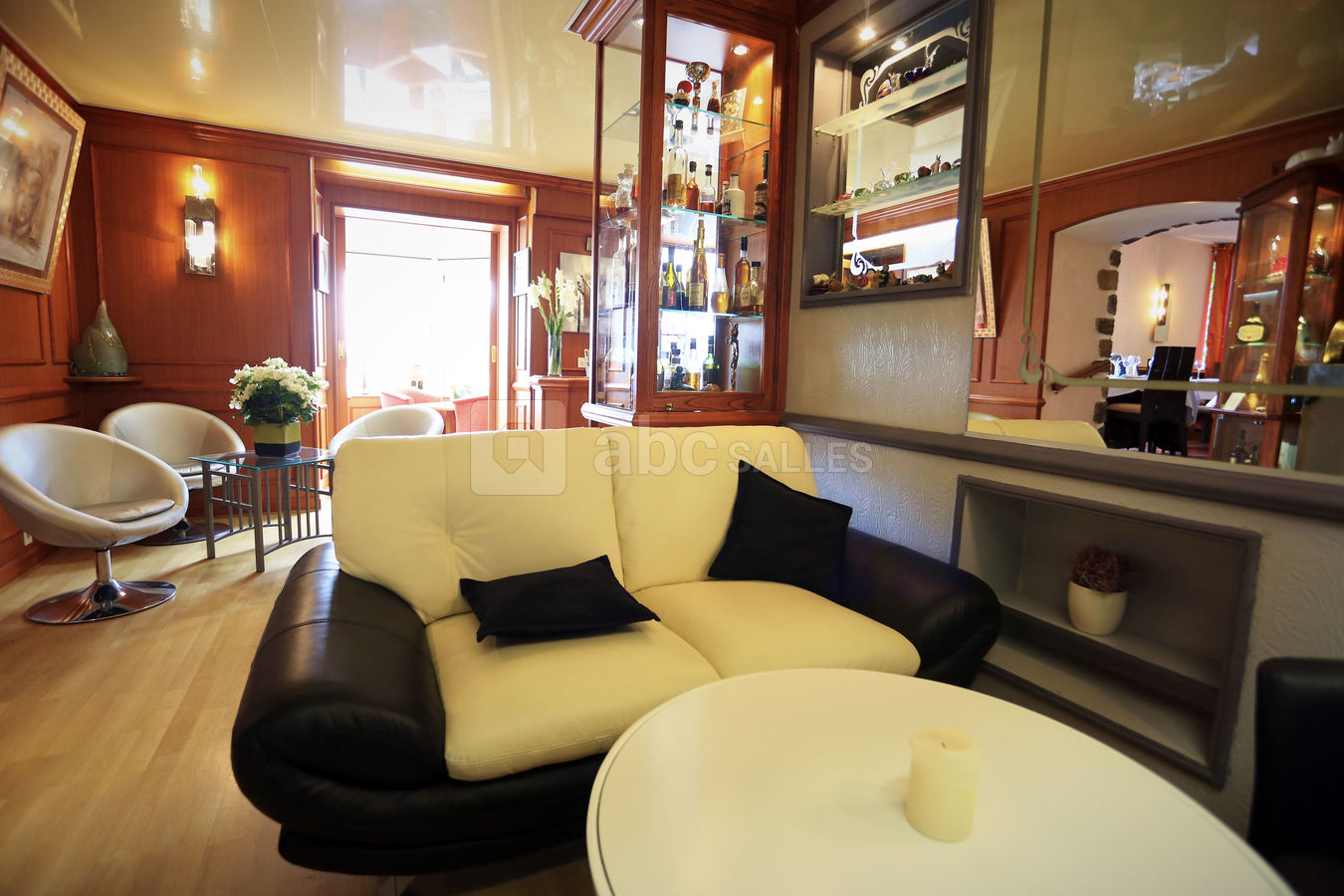 Salon