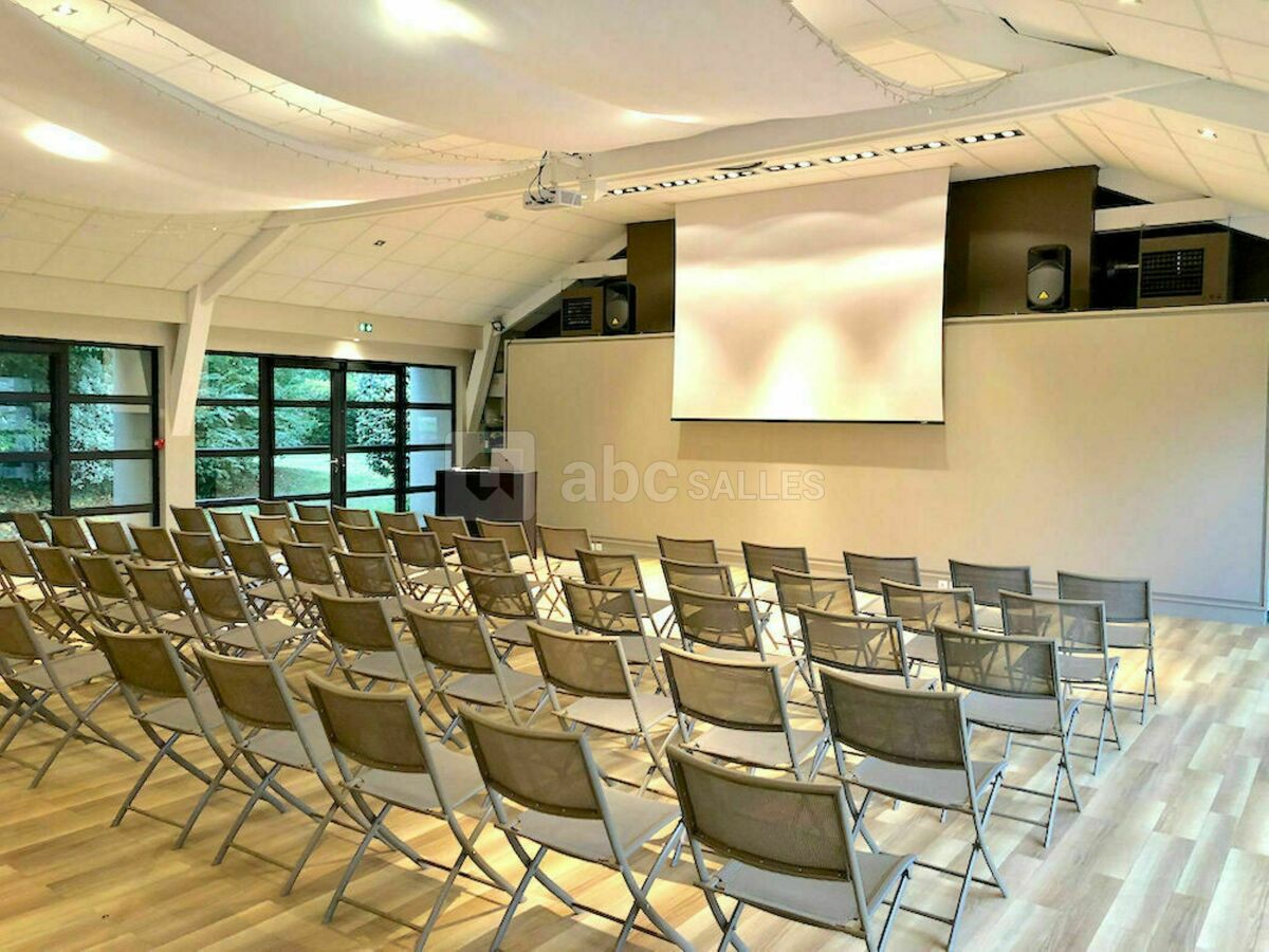 Salle Ebihens en conférence - vue mer
