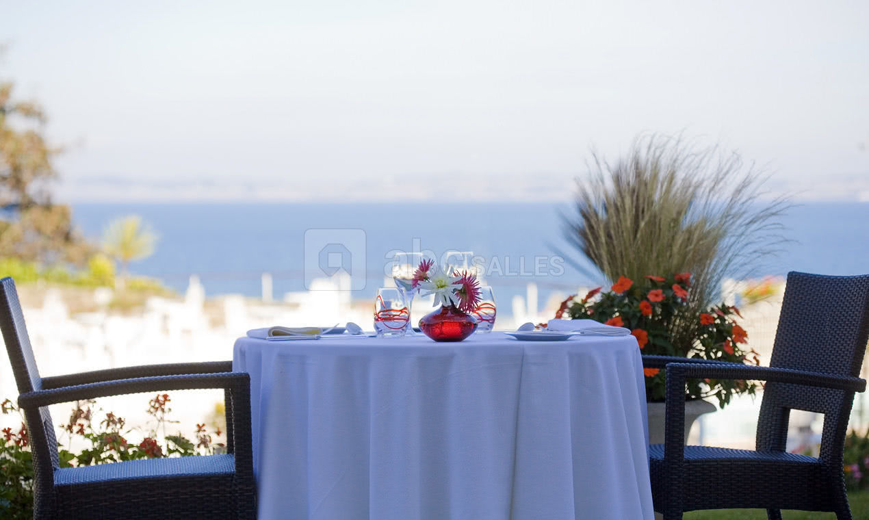 Terrasse vue sur la mer